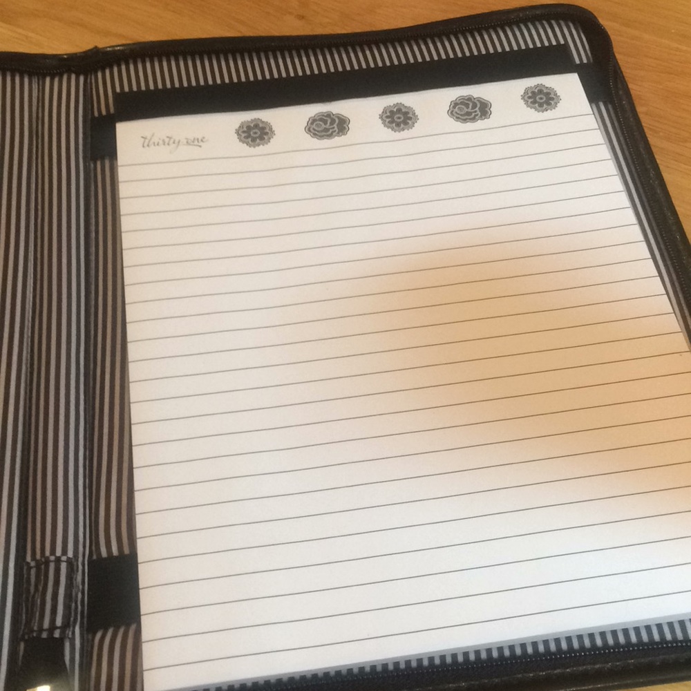 Thirty one notebook - Picture 3 of 3